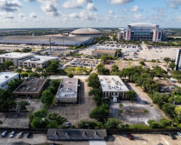 More Photos Of 1325 La Concha Ln, Houston Land For Sale