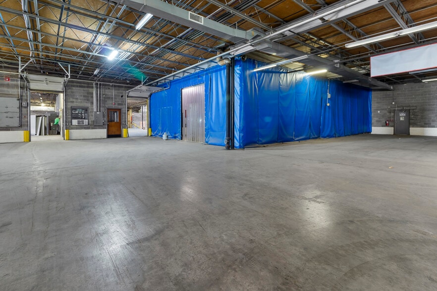 More Photos Of 2828 Tobey Dr, Indianapolis Distribution For Sale