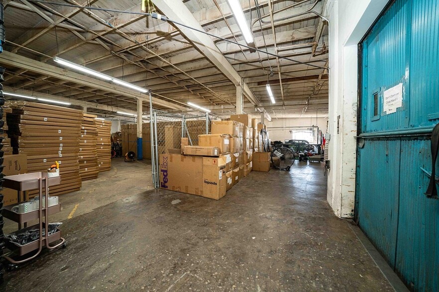 More Photos Of 4383 Fruitland Ave, Vernon Manufacturing For Sale