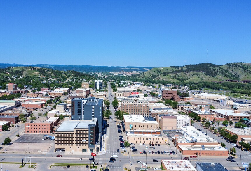 More Photos Of 525 E Saint Joseph St, Rapid City Hotel For Lease