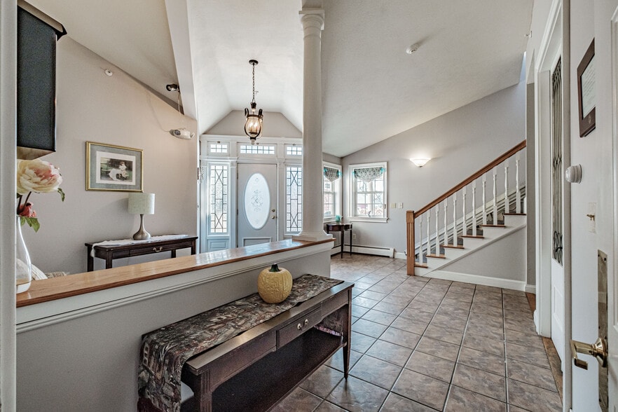 More Photos Of 257 South St, Biddeford Specialty For Sale