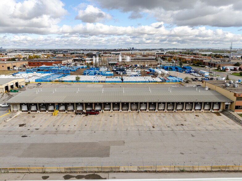More Photos Of 6900 Tranmere Dr, Mississauga Warehouse For Lease