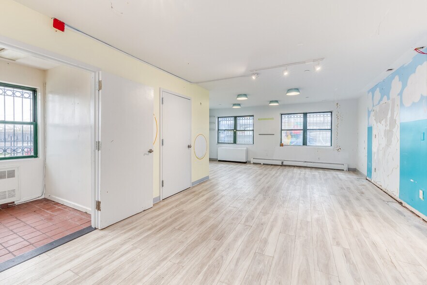 More Photos Of 311 Beach 53rd St, Far Rockaway Apartments For Sale