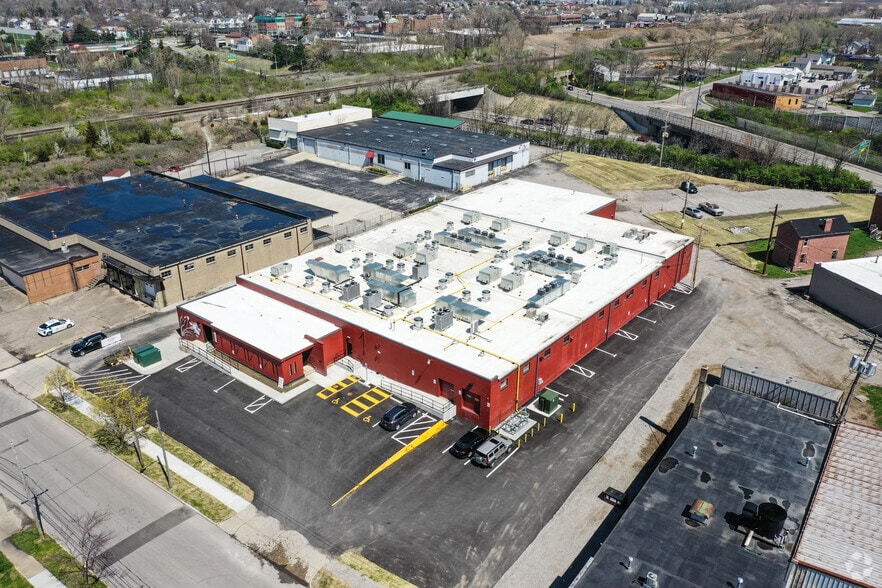More Photos Of 1282 Essex Ave, Columbus Restaurant For Lease