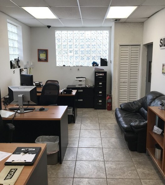 More Photos Of 6205 Buchanan St, Hollywood Warehouse For Sale