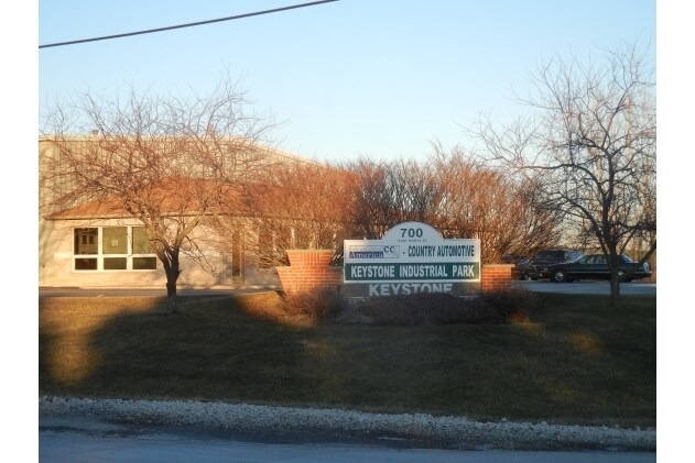 More Photos Of 700 E North St, Elburn Service For Sale