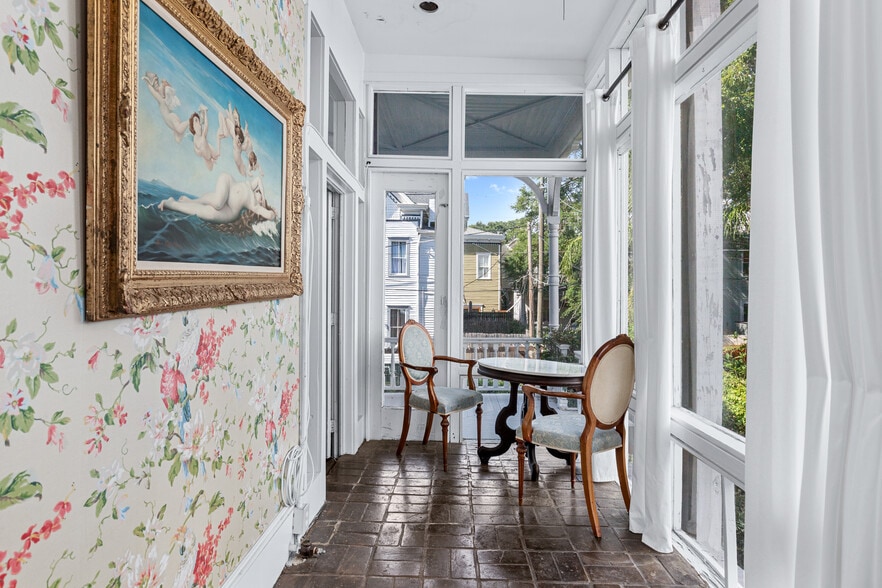 More Photos Of 402 E Gaston St, Savannah Hospitality For Sale
