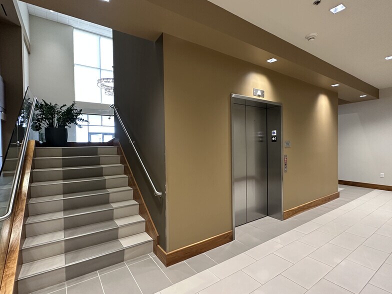 More Photos Of 3424 Paesanos Pky, Shavano Park Office For Lease