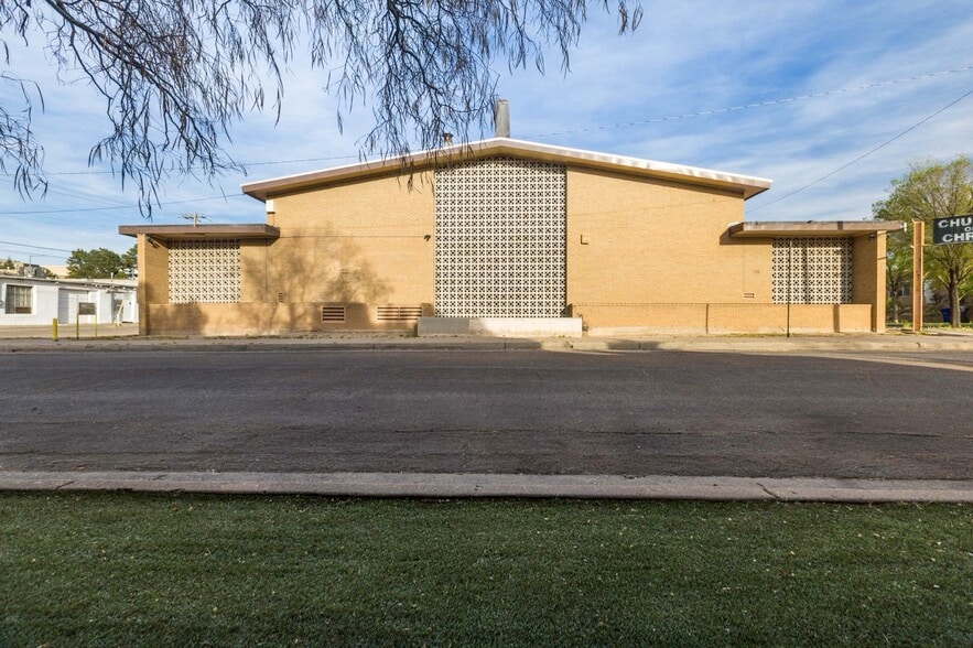 More Photos Of 111 University SE Blvd, Albuquerque Specialty For Sale