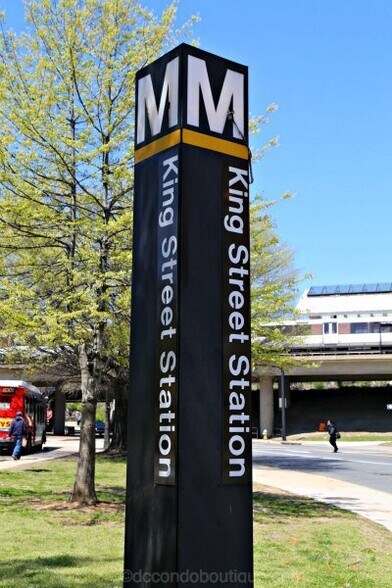 More Photos Of 124 S West St, Alexandria Office For Lease