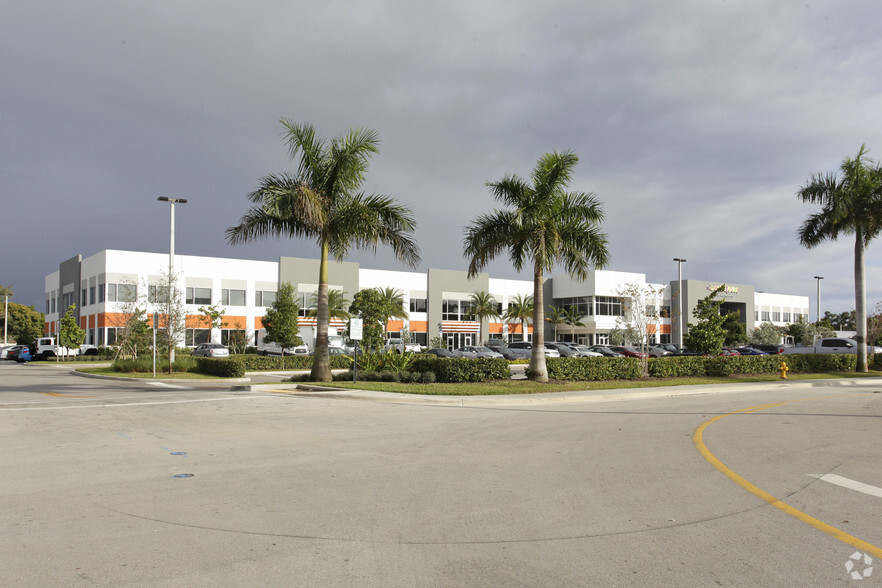 Primary Photo Of 200-220 Hillsboro Technology Dr, Deerfield Beach Office For Lease