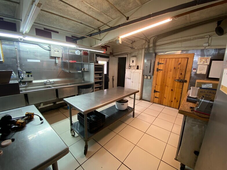 More Photos Of 814 E Highway 60, Monett Restaurant For Sale