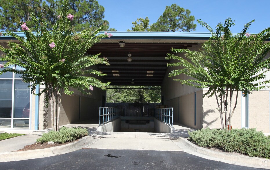 More Photos Of 6510 Columbia Park Dr, Jacksonville Warehouse For Sale