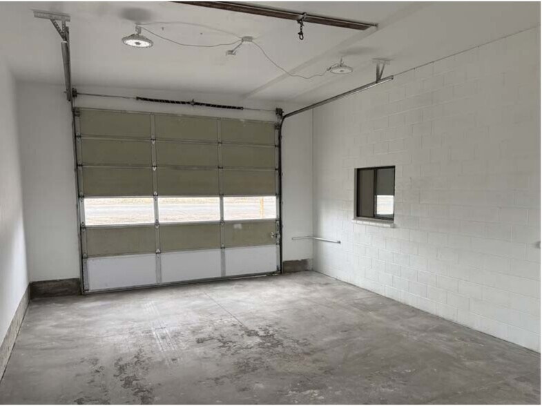 More Photos Of 592 Locust St S, Twin Falls Warehouse For Lease