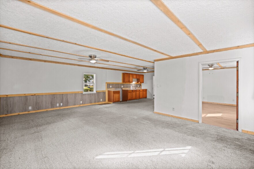 More Photos Of 401 N Main St, Polk General Retail For Sale