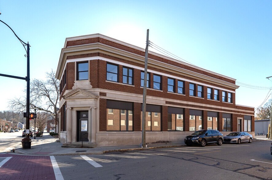 More Photos Of 251 E Main St, Batavia Office For Sale