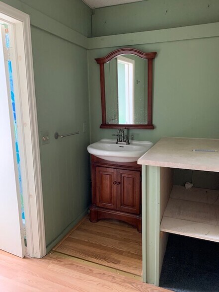 More Photos Of 1049 Tiogue Ave, Coventry Showroom For Lease