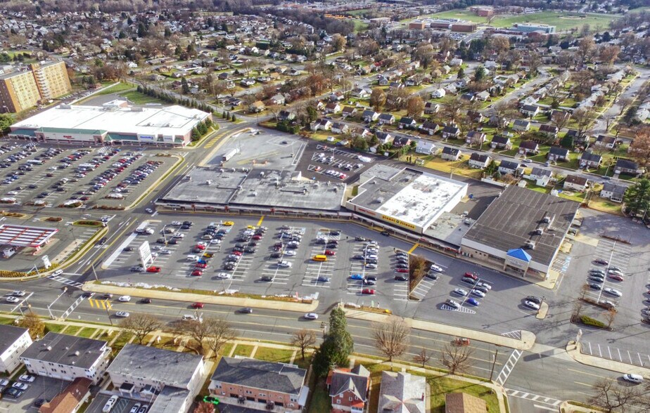 Primary Photo Of 600-602 E Lancaster Ave, Shillington Freestanding For Lease