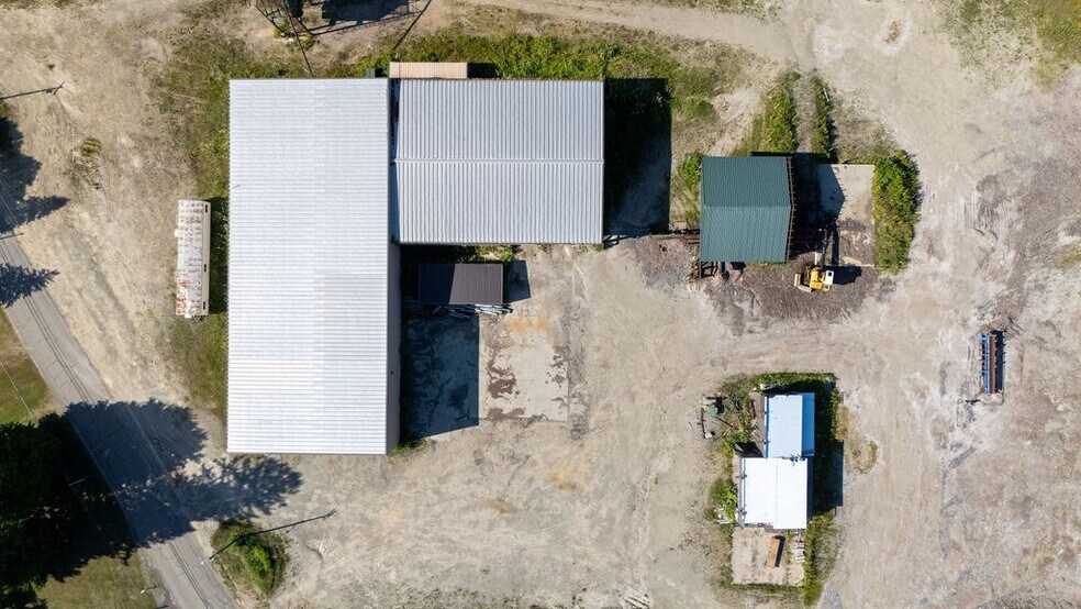 More Photos Of 398 Main St, Roulette Warehouse For Sale