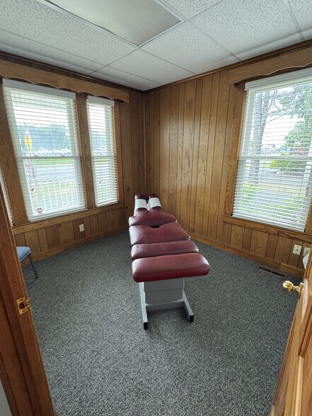 More Photos Of 1134 Troy Schenectady Rd, Latham Medical For Sale