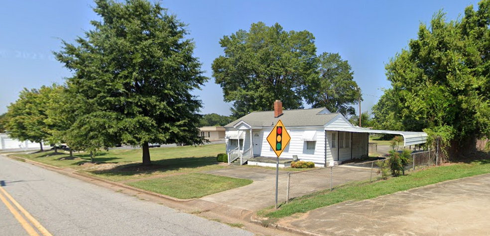 Primary Photo Of 109 E Mauldin St, Anderson Office For Sale