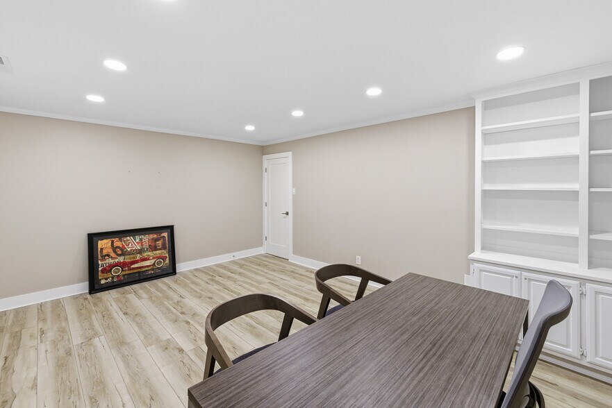 More Photos Of 4651 Roswell Rd NE, Atlanta Medical For Lease