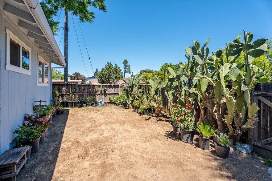 More Photos Of 1155 S Dora St, Ukiah Apartments For Sale