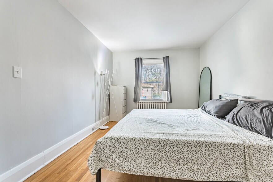 More Photos Of 14 Kilbarry Rd, Toronto Multifamily For Sale