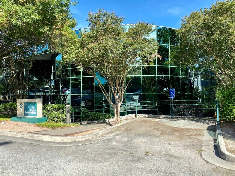 More Photos Of 4242 Medical Dr, San Antonio Unknown For Lease