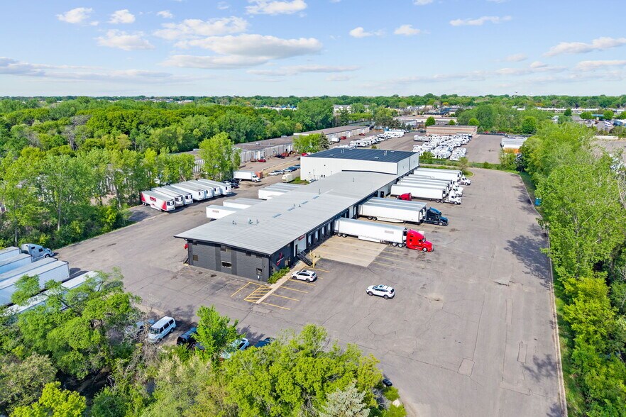 More Photos Of 8201 NE Hickory St, Minneapolis Truck Terminal For Sale