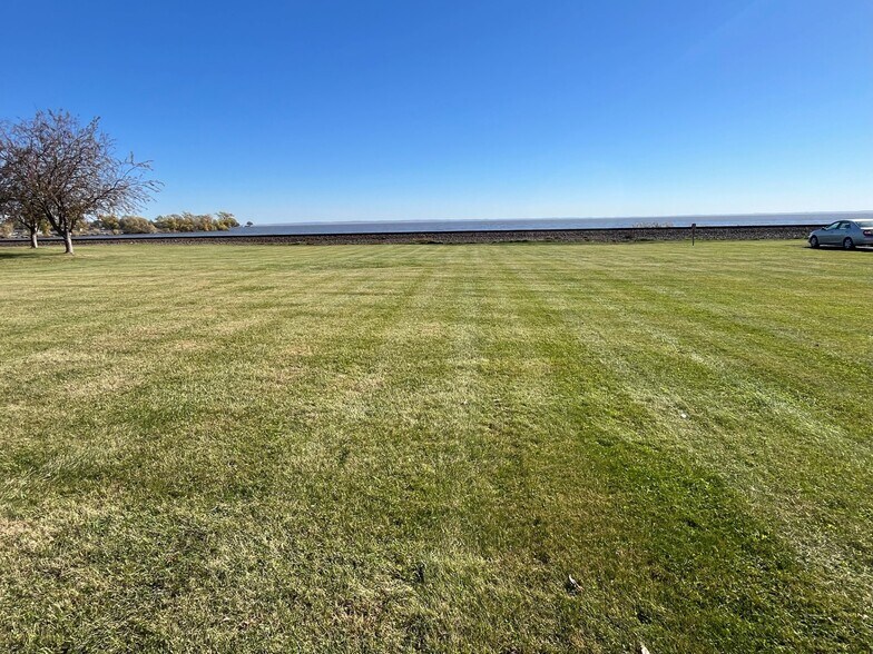 More Photos Of S Main St @ 17th Ave, Oshkosh Land For Sale