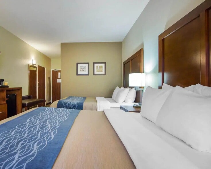 More Photos Of 225 Cliff St, Deadwood Hotel For Sale