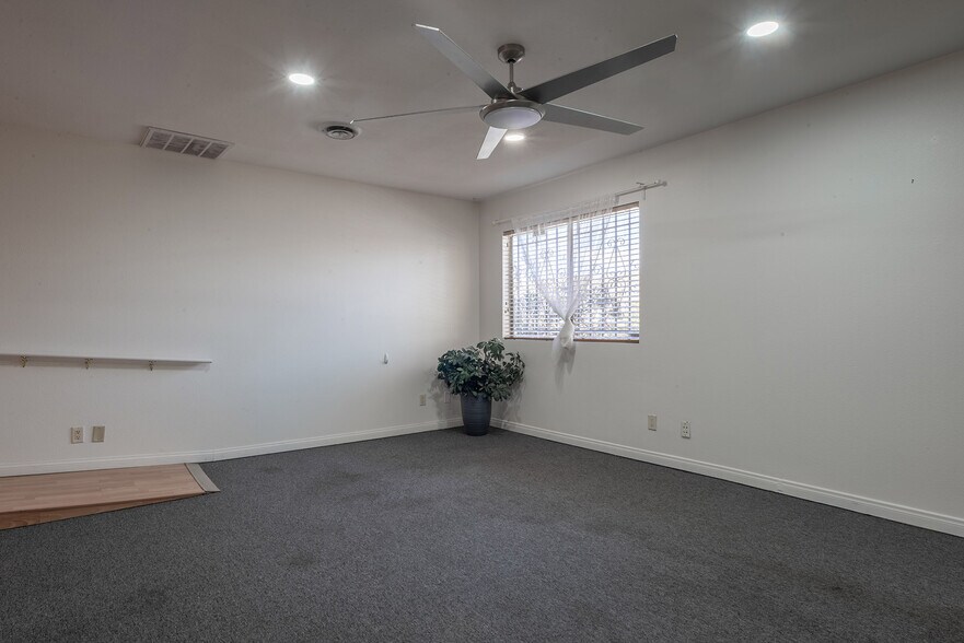 More Photos Of 6236 Laredo St, Las Vegas Office For Sale