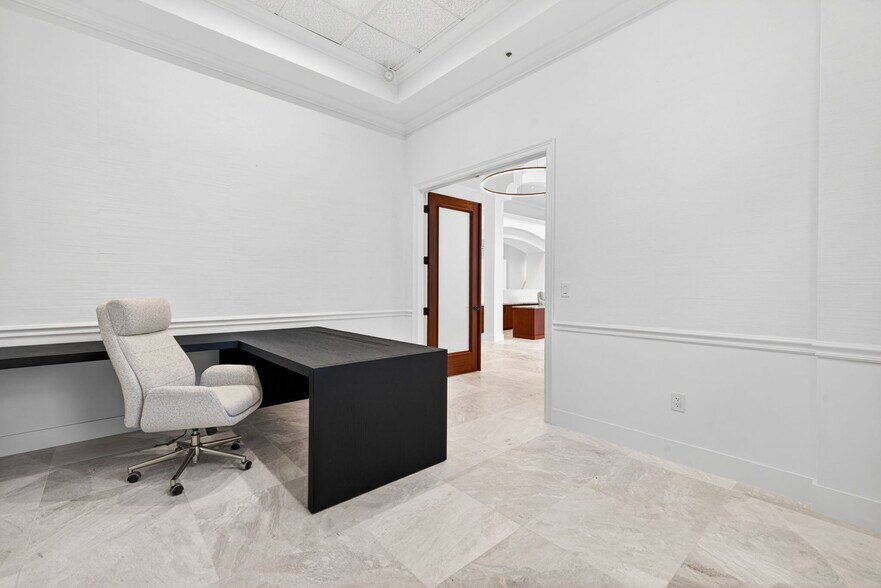 More Photos Of 3820 Via Del Rey, Bonita Springs Medical For Sale