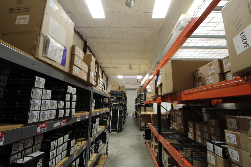 More Photos Of 2077 E 58th Avenue Cir, Bradenton Warehouse For Lease