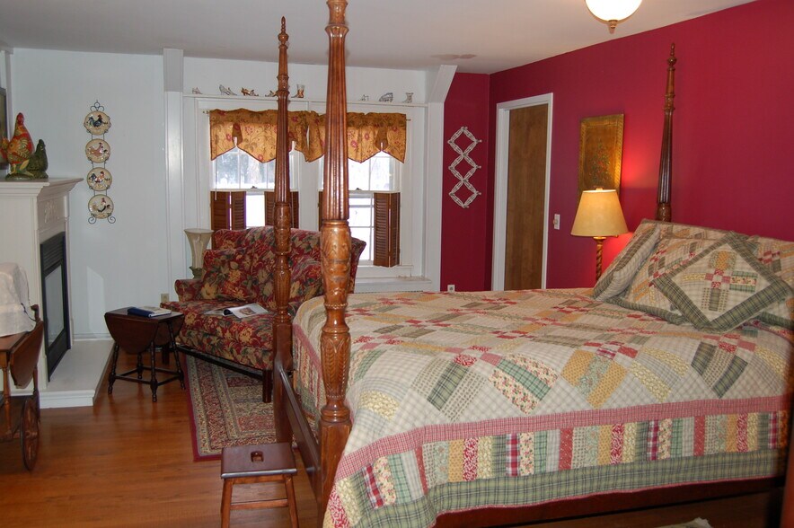 More Photos Of 3904 Vt Route 7A, Arlington Hospitality For Sale