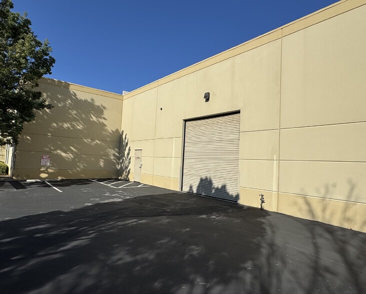 More Photos Of 41680 Corporate Center Dr, Murrieta Manufacturing For Lease
