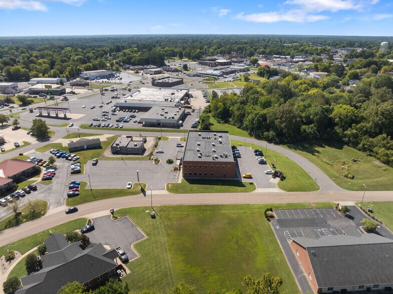 More Photos Of 67 Lakeview Dr, Paducah Office For Lease