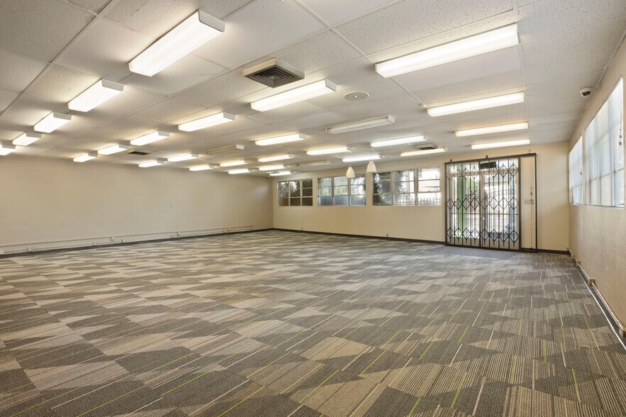 More Photos Of 1446 N Hunter St, Stockton Office For Sale