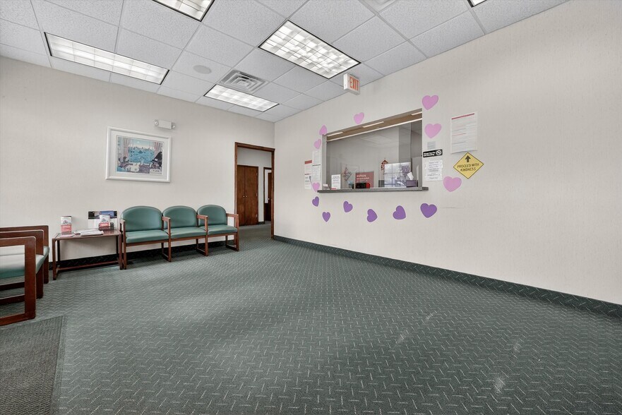 More Photos Of 24-26 Liberty Square Mall, Stony Point Office For Sale