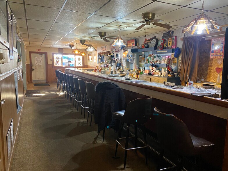 More Photos Of E2578 County Rd S, Casco Bar For Sale