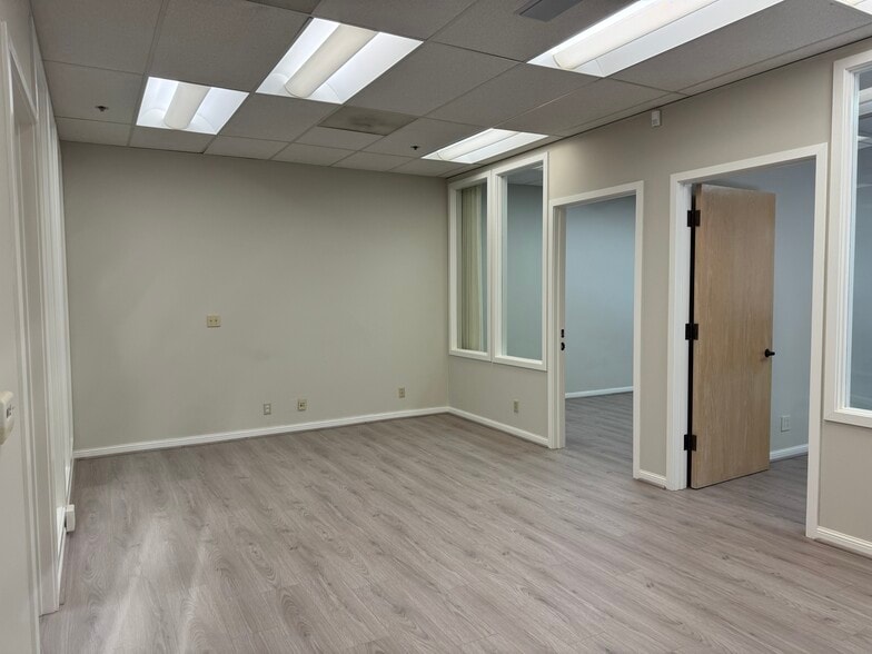 More Photos Of 12280 Saratoga-Sunnyvale Rd, Saratoga Office For Sale