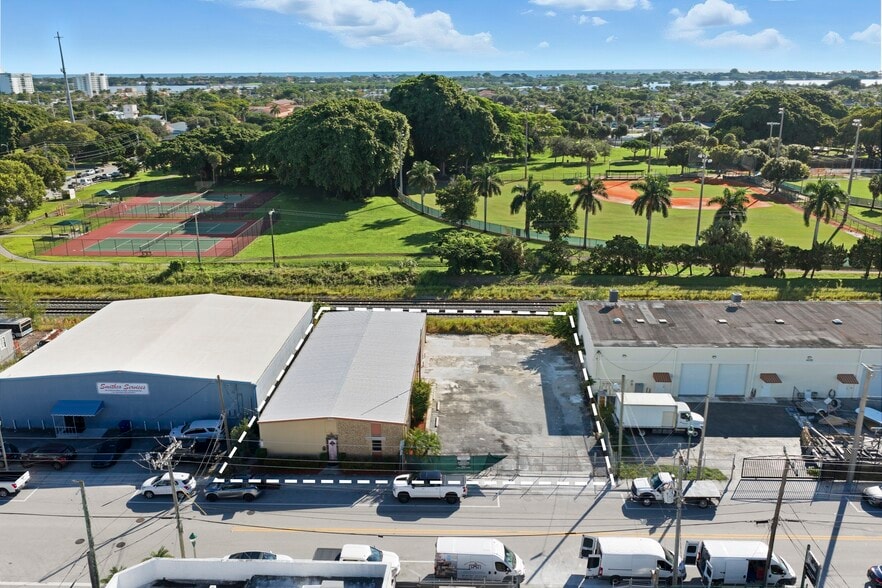 More Photos Of 4504 Georgia Ave, West Palm Beach Service For Lease