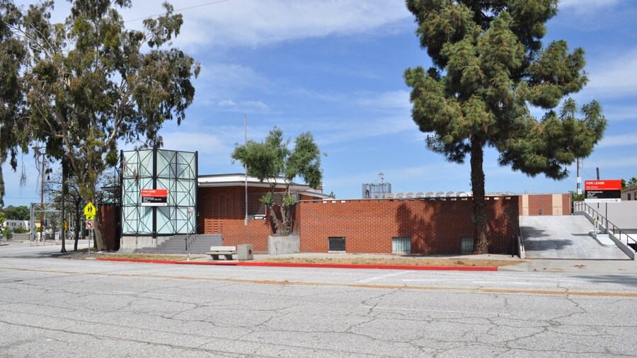 More Photos Of 220-306 Pasadena Ave, South Pasadena Light Distribution For Lease