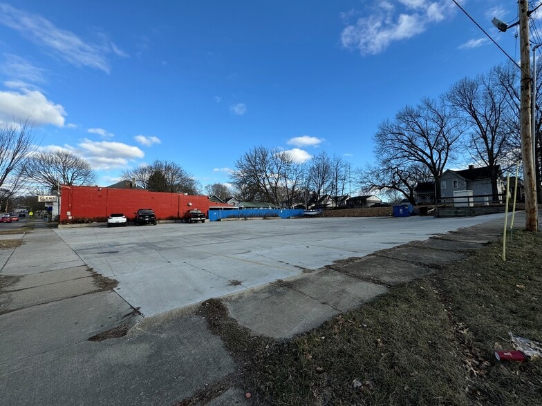 More Photos Of 358 Glenwood Ave, Akron Bar For Sale