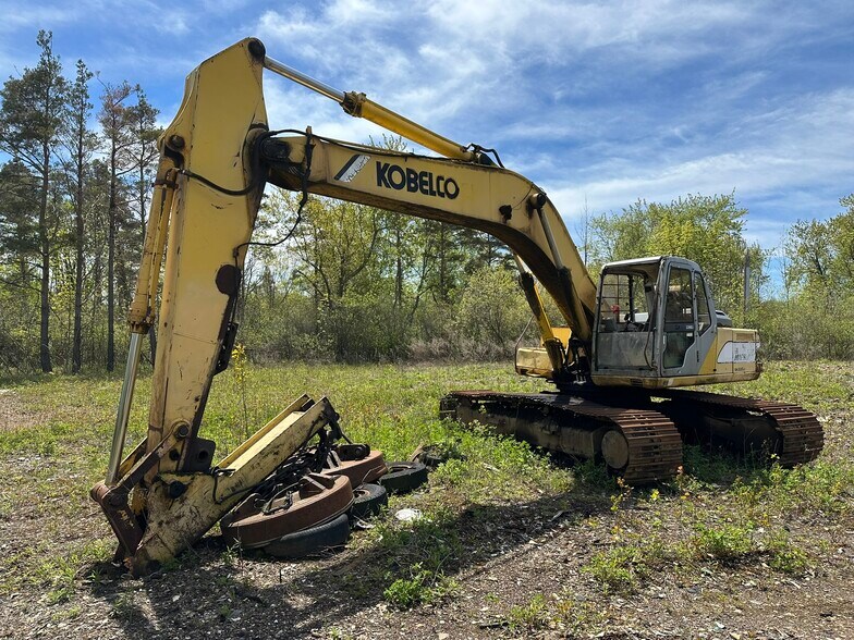 More Photos Of 157 Willow Rd, Dunkirk Auto Salvage Facility For Sale