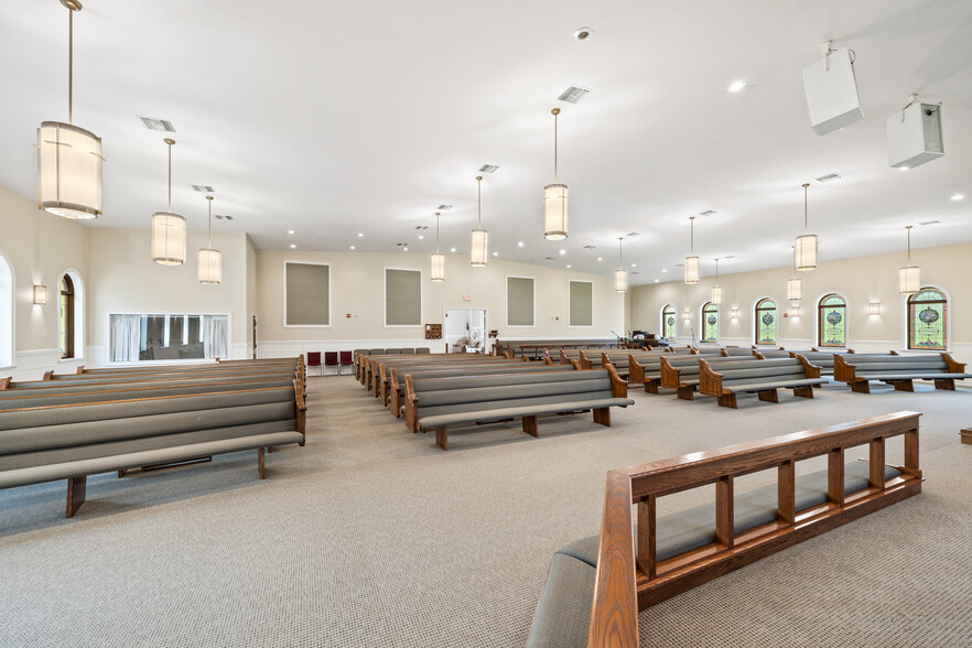 More Photos Of 5056 FL-47, Lake City Specialty For Sale