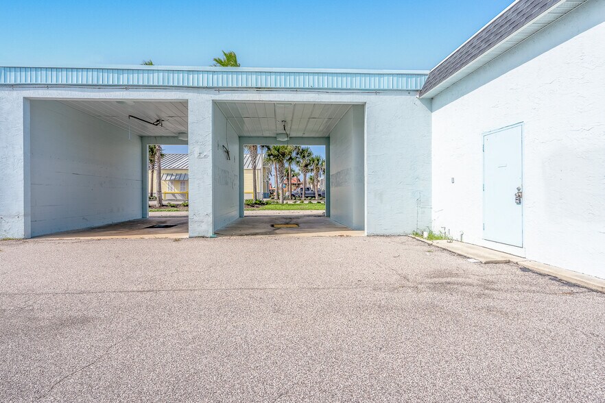 More Photos Of 2120 S Atlantic Ave, Daytona Beach Storefront Retail Office For Sale