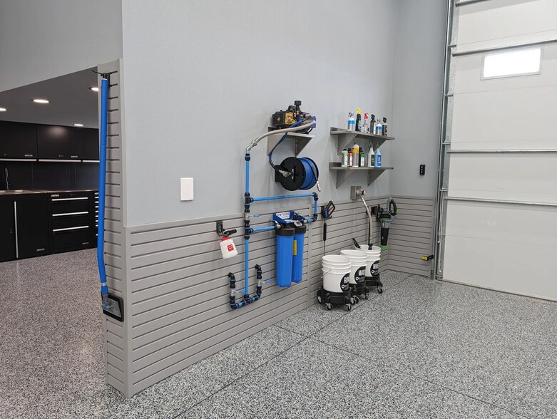 More Photos Of 7107 N 19th St, Bismarck Warehouse For Sale