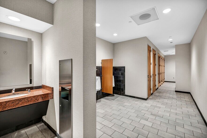 More Photos Of 6300 Bee Caves Rd, Austin Office For Lease